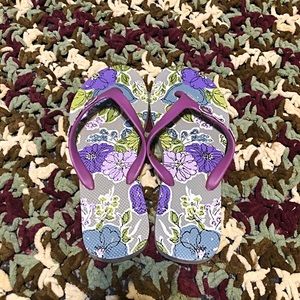 Vera Bradley flip flops